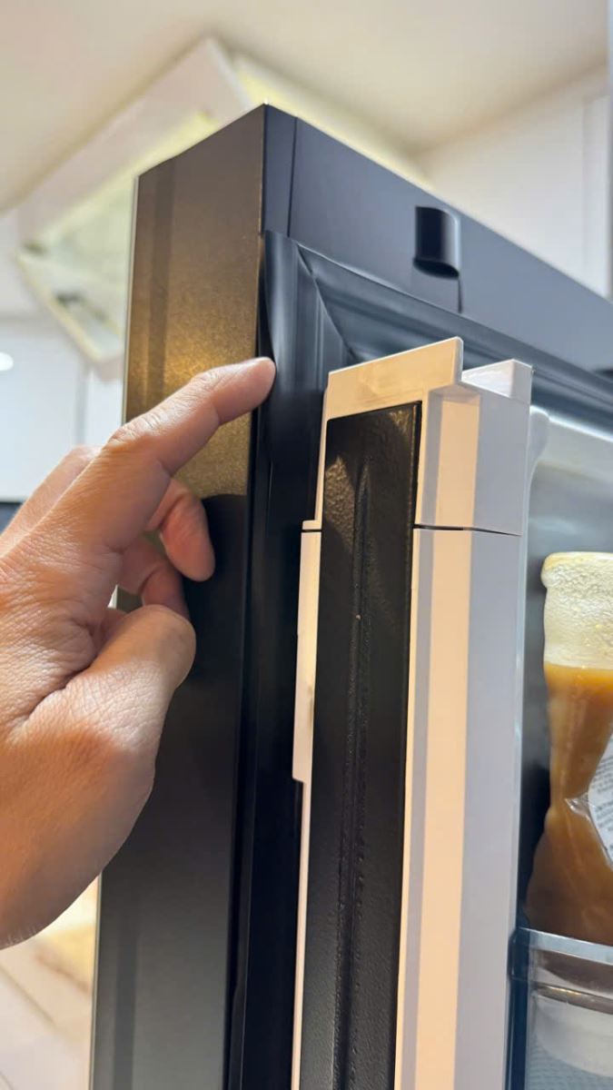Gioăng rách, hở dẫn tới tình trạng tủ lạnh Bosch không đông đá