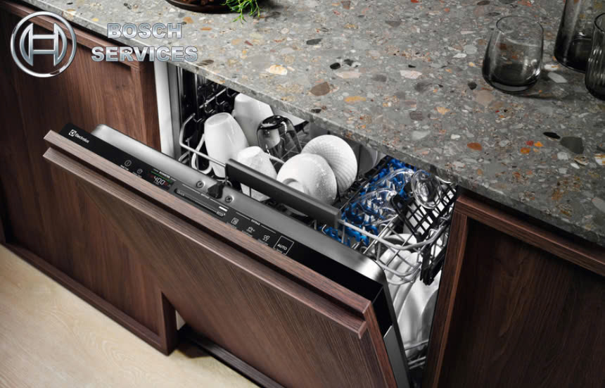Kiểm tra chạy thử trước khi bàn giao máy rửa bát Bosch