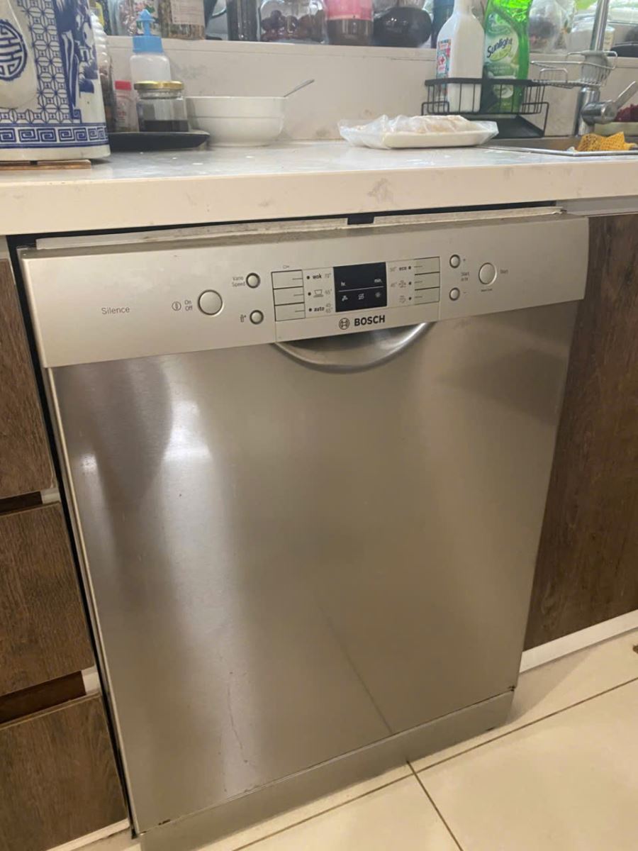 Kiểm tra máy rửa bát Bosch tại nhà cho khách