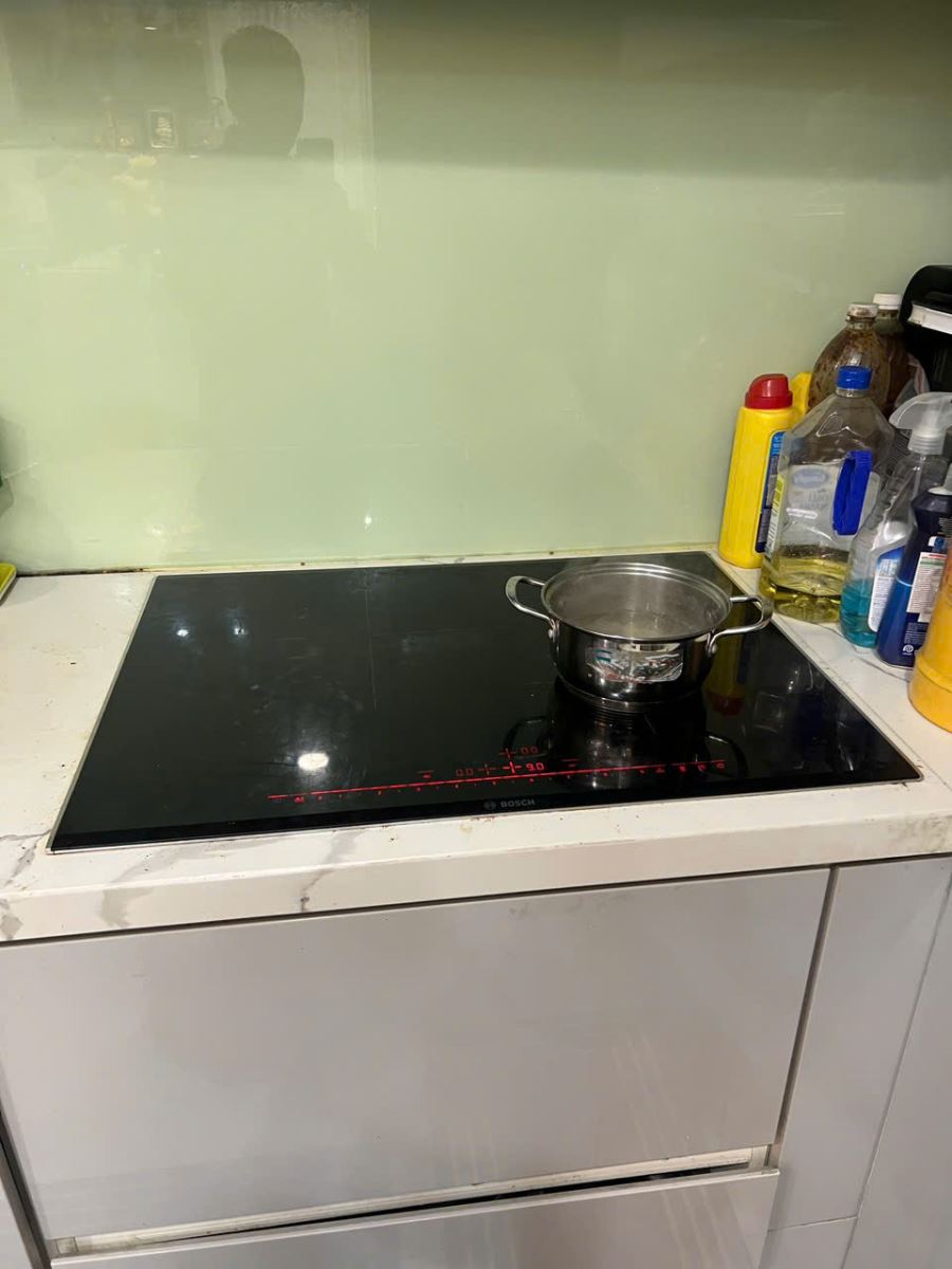 Bếp từ Bosch báo lỗi cảm ứng