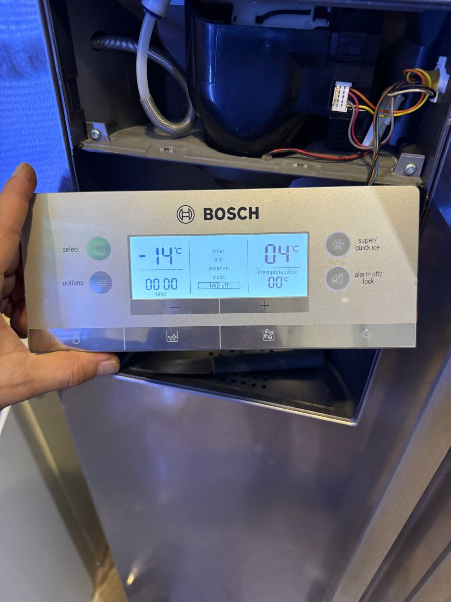 Sửa tủ lạnh Bosch bị hỏng bo mạch điều khiển