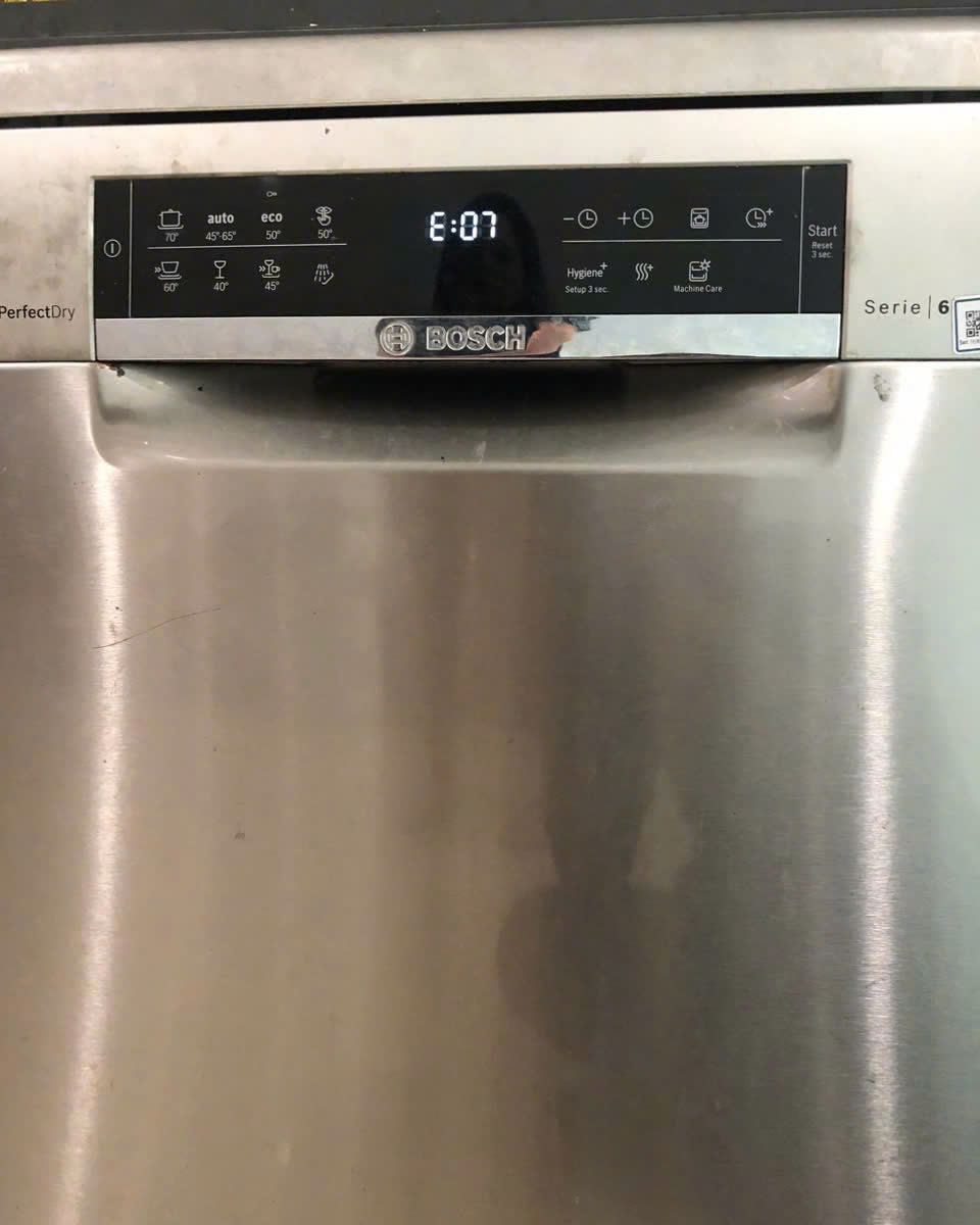 Trung tâm bảo hành Bosch - Sửa chữa máy rửa bát Bosch lỗi E07 nhanh chóng