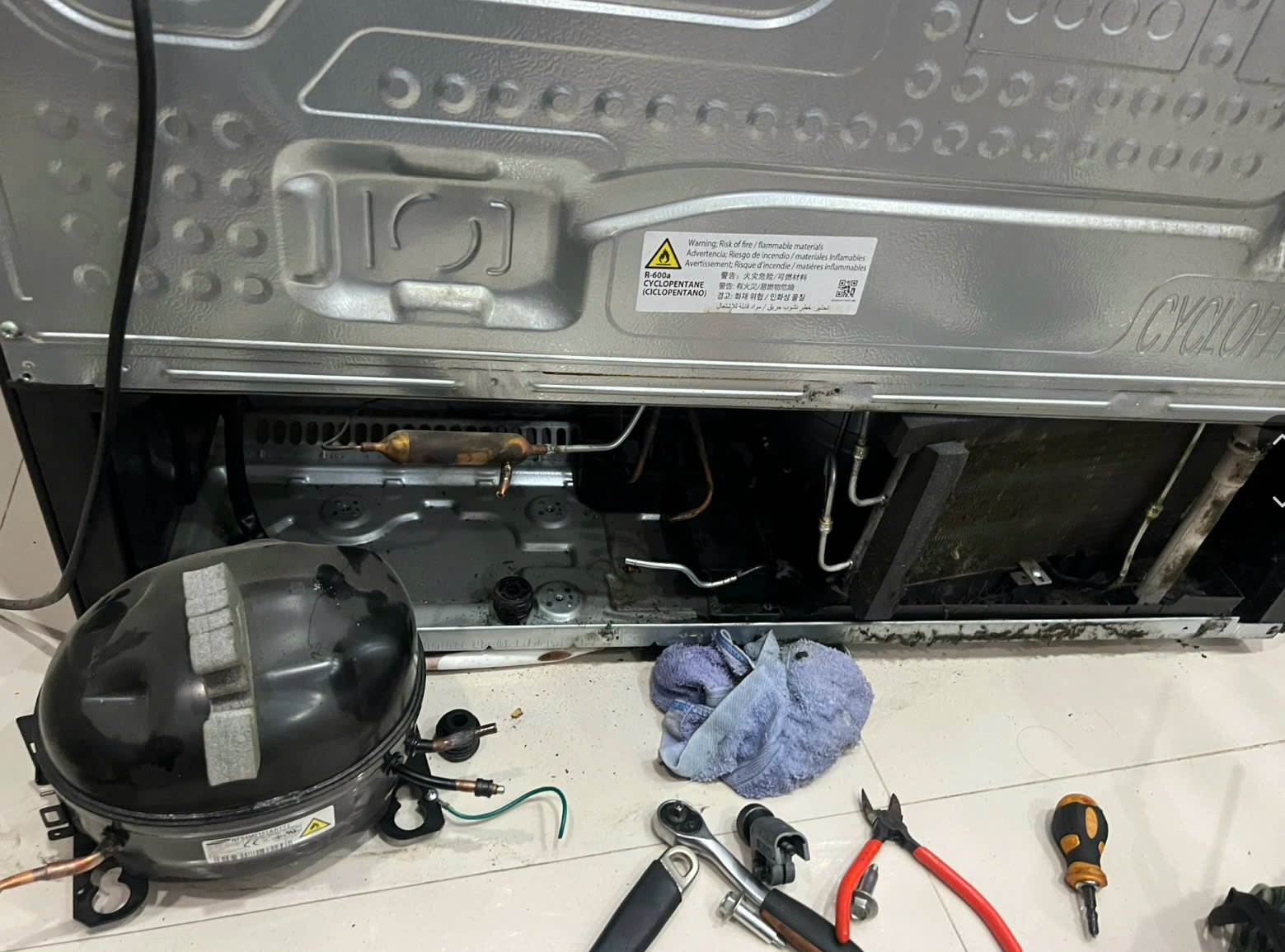 sửa chữa, thay lốc mới cho tủ lạnh Bosch